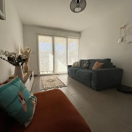 T2 Avec Piscine Apartment *